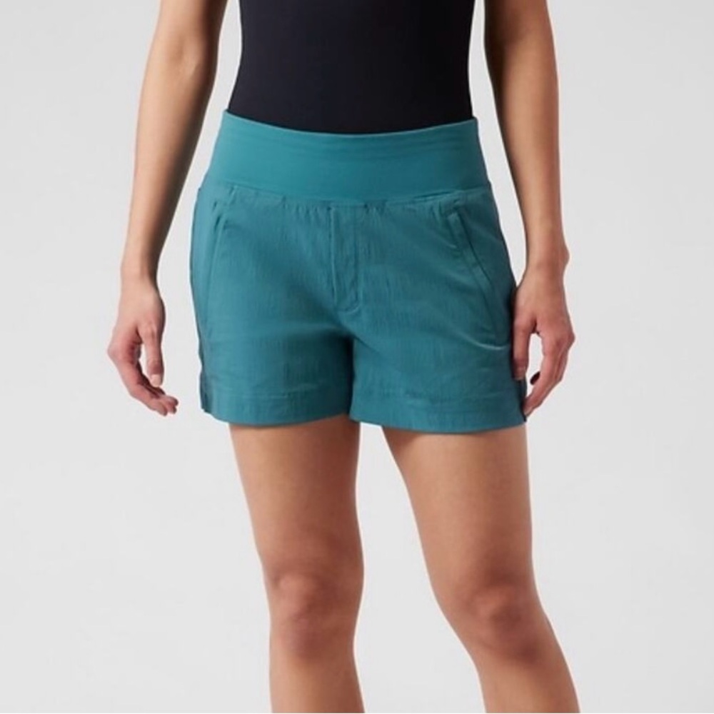Athleta Trekke North Shorts High Waist Teal